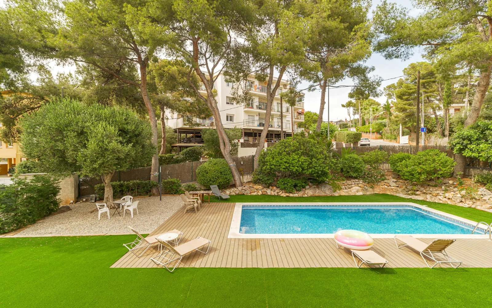 Castelldefels townhouse with pool